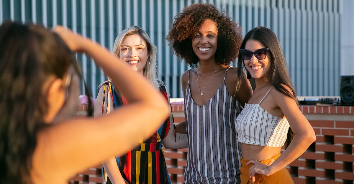 Emotional Fulfillment: Can AI Girlfriends Replace Human Companionship?